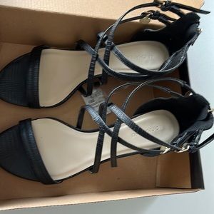 Le Château sandals 11 black